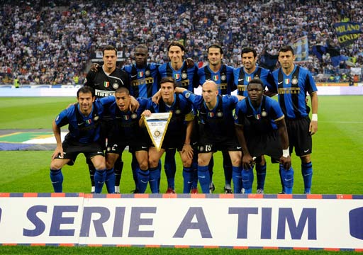 德塞利选择范德萨、卡洛斯、拉莫斯等球员，展现其独特风格与偏好。