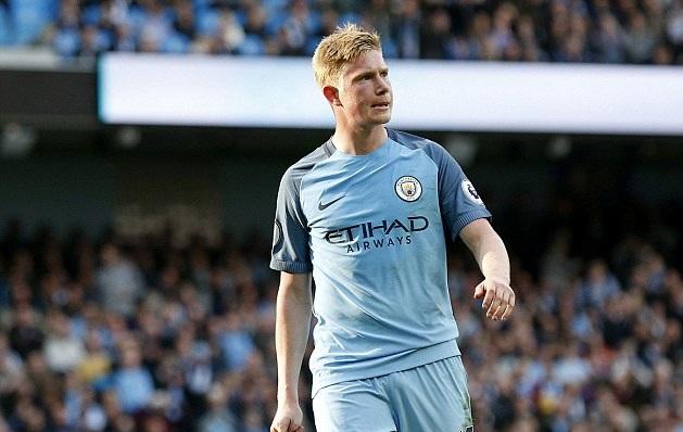 杠上！卡拉格喷费迪南德：草根代言人，怎么不聊聊世界杯票价（正面刚！卡拉格怼费迪南德：既是草根代言人，何不谈谈世界杯票价？）