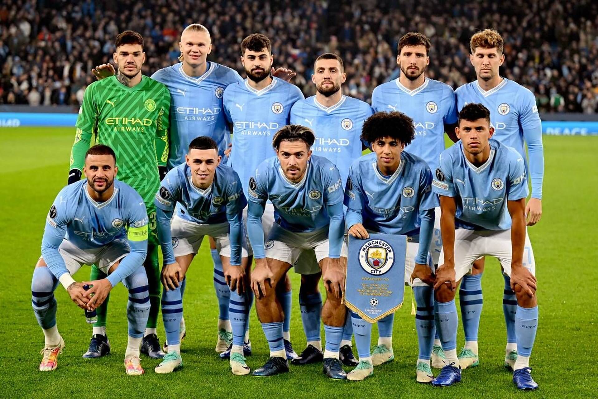 电讯报：曼联执意追求谢什科的做法显得有些奇怪